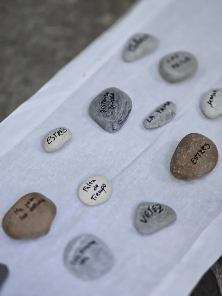 En el aire. / Nadie para Cosmopoética 2024