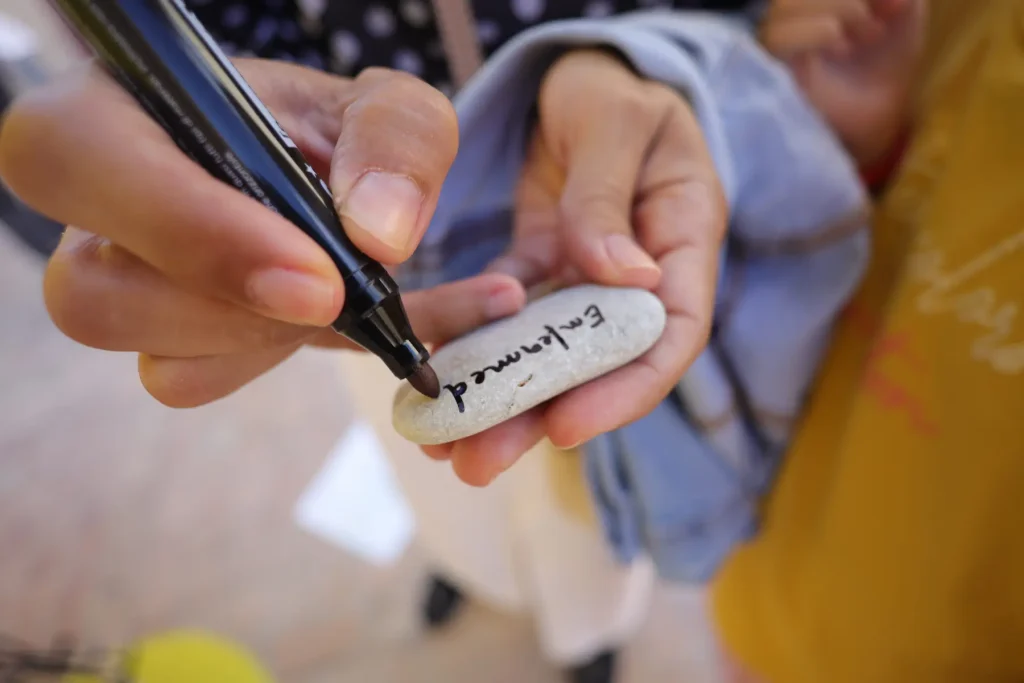 En el aire. / Nadie para Cosmopoética 2024