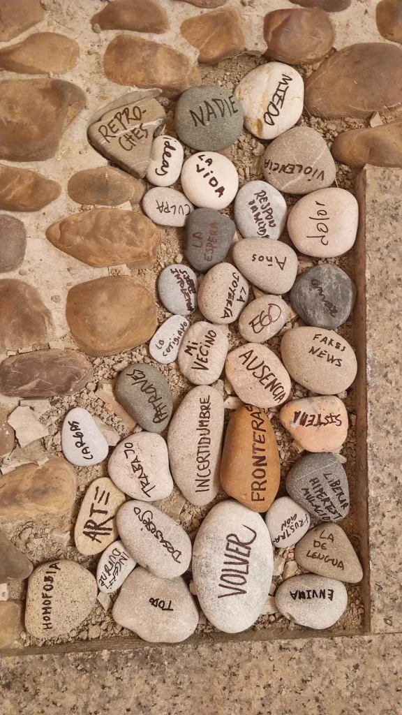 En el aire. / Nadie para Cosmopoética 2024